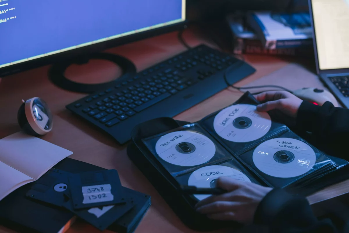Picture of old CDs.